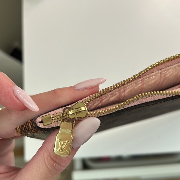 Louis Vuitton clutch - Picture 3 of 7